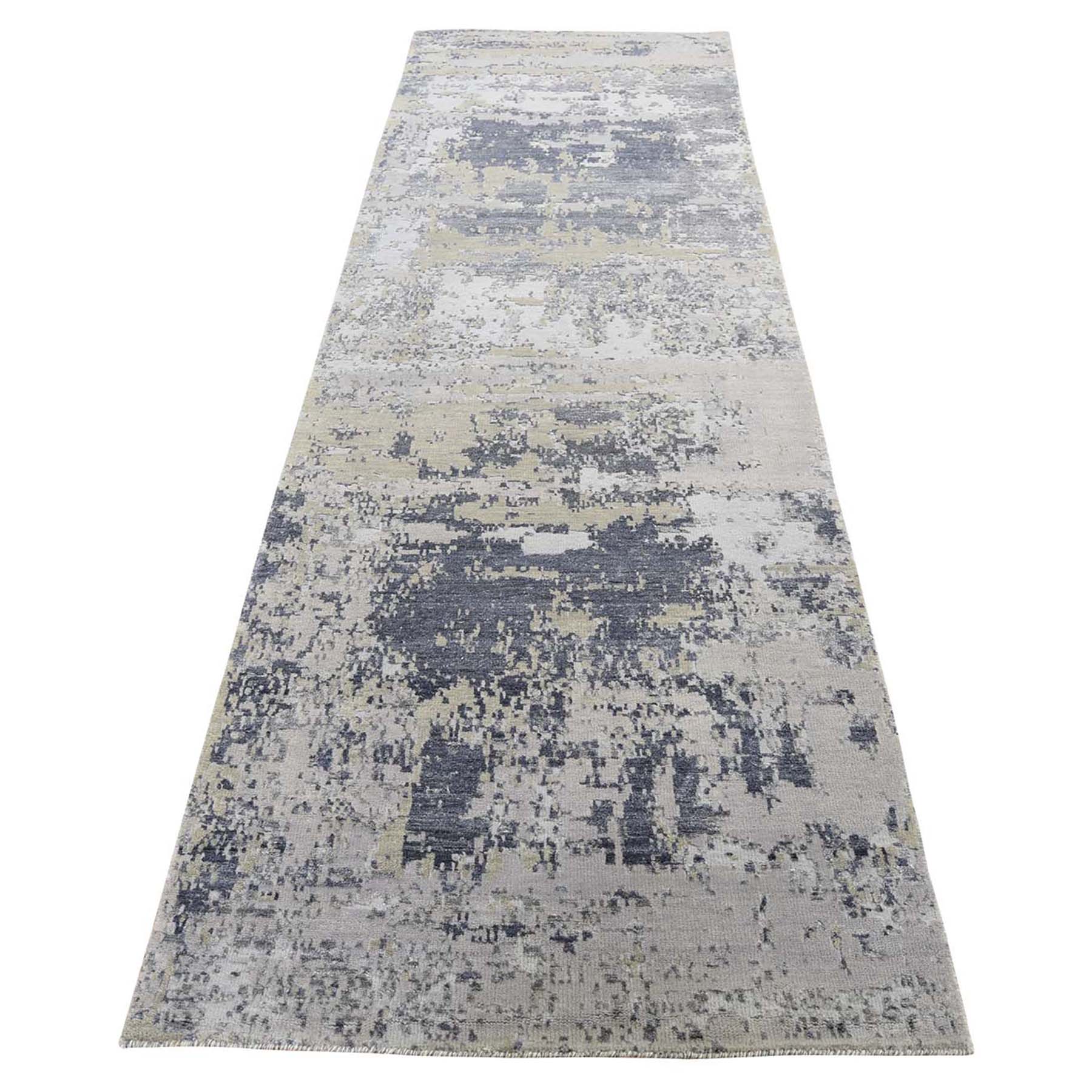 Traditional Silk Hand-Knotted Area Rug 2'8